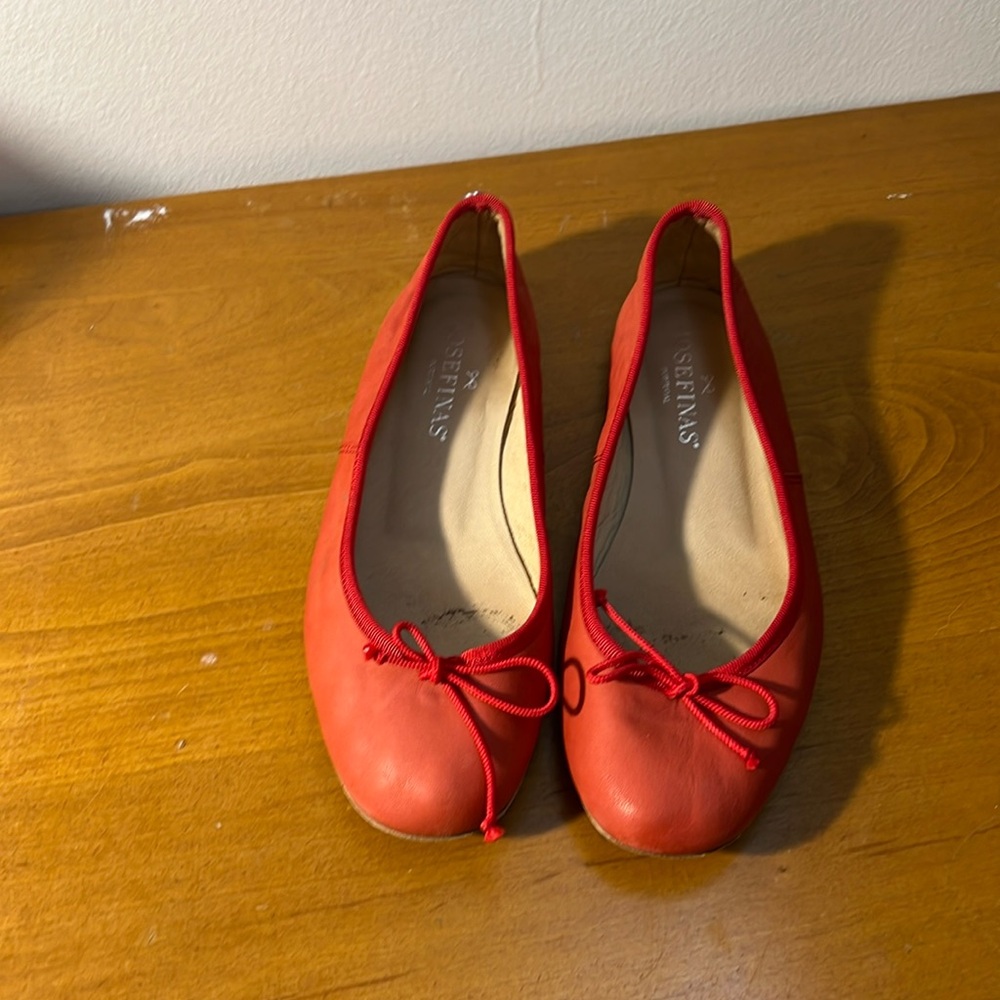 Josefinas Portugal red leather ballet flats lightly worn size 35